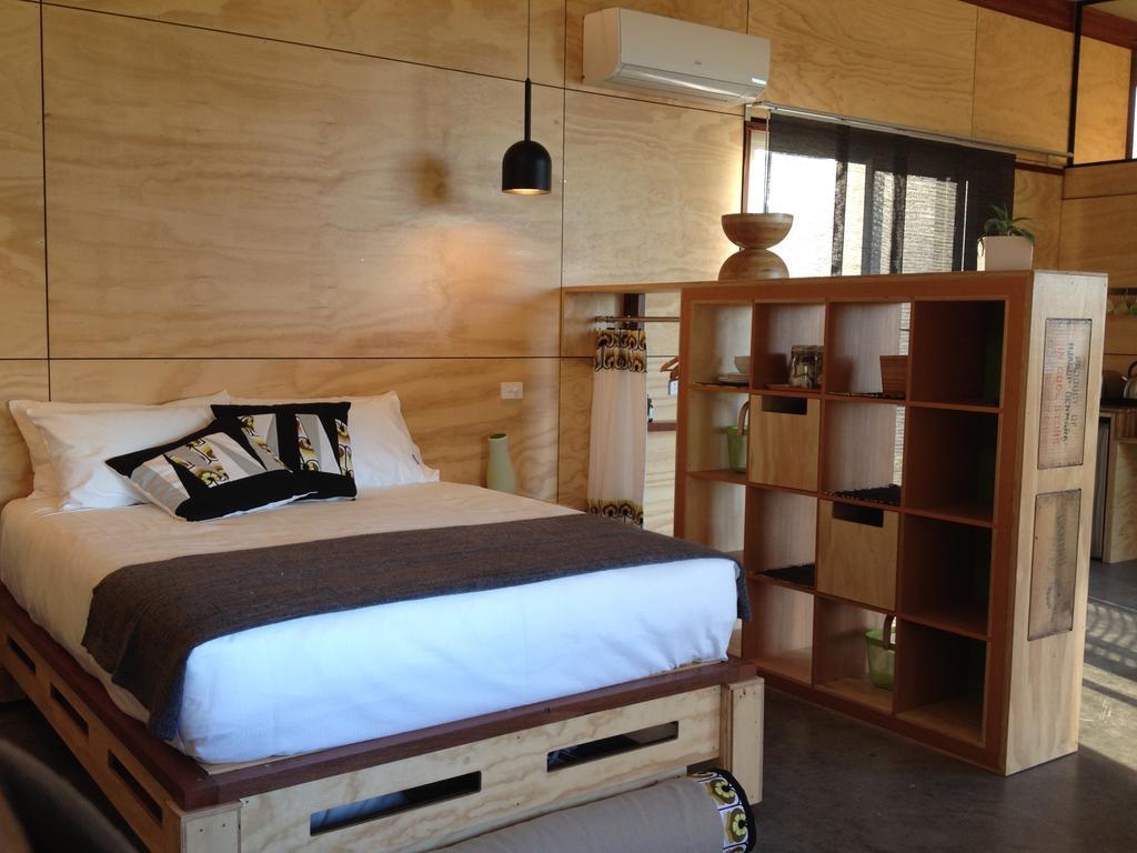 Bed + Bauhaus Hotell Yallingup Rum bild
